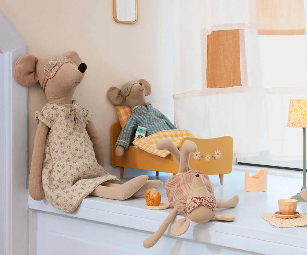 Medium mouse, Pyjamas