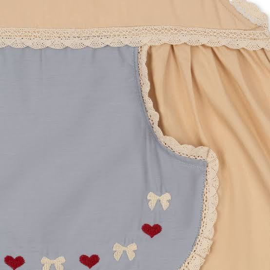 kids scallop apron - smoke gray