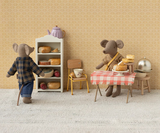 Brown checked shirt and pants, Dad mouse