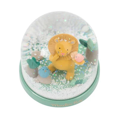 Lion Snow Globe