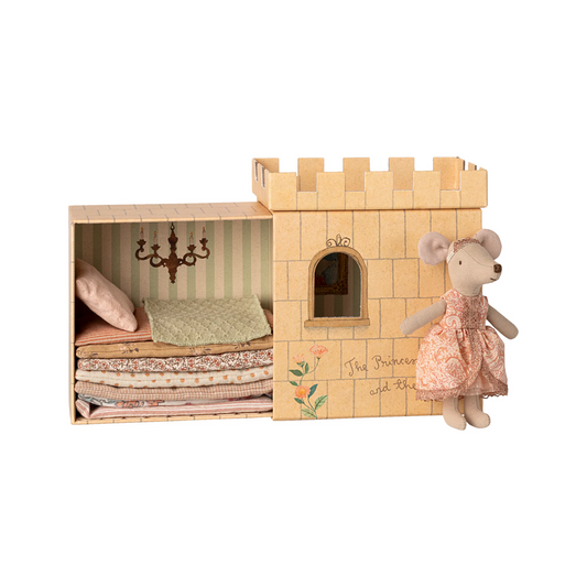 Princess and the pea, Big sister mouse