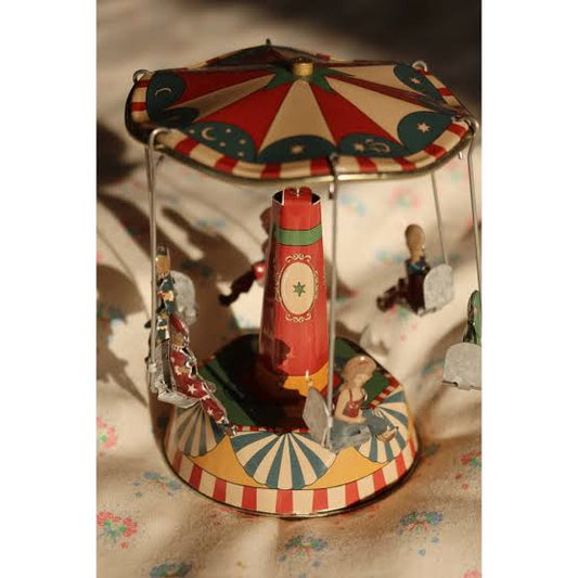 Tin carousel