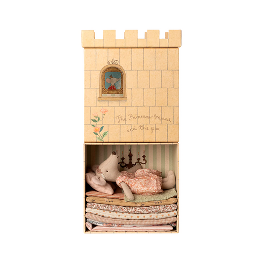 Princess and the pea, Big sister mouse