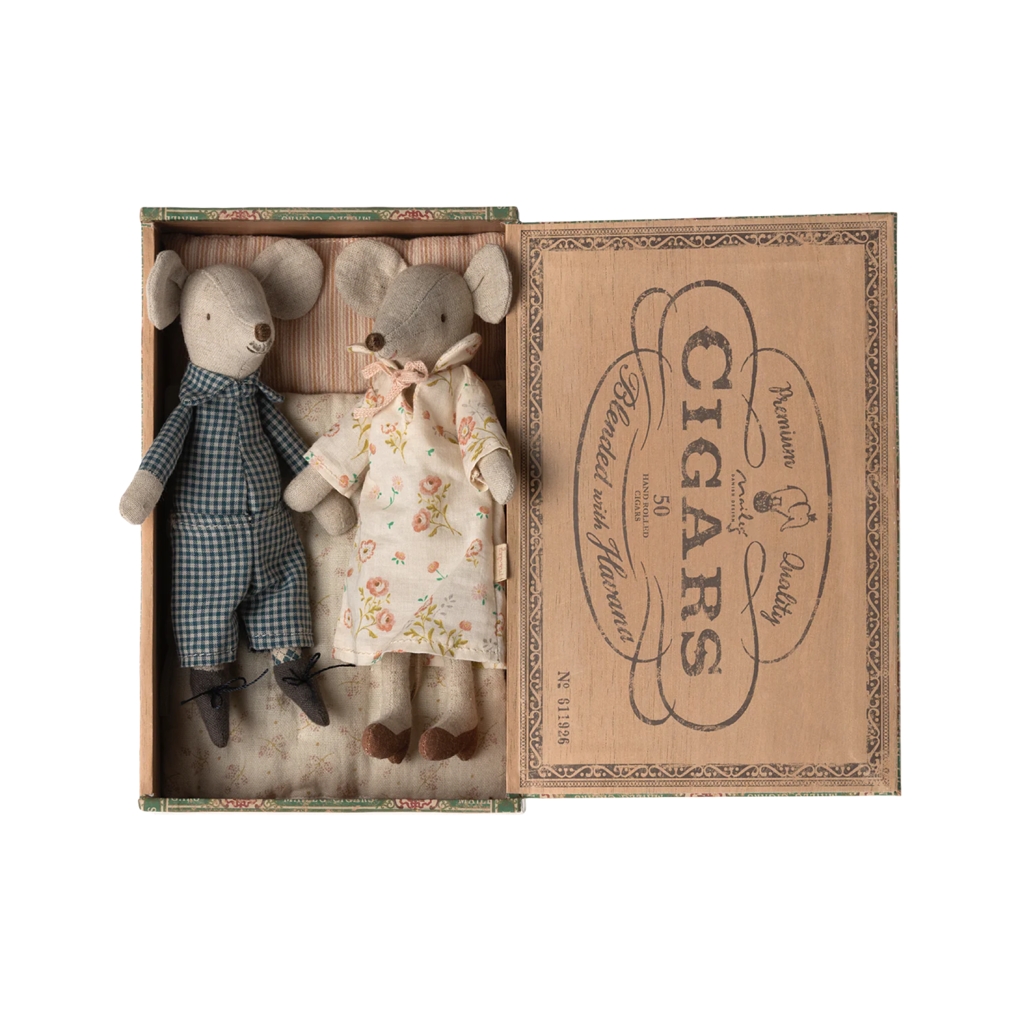 Grandma and Grandpa mice in cigarbox