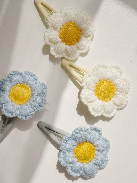 4 Pack Daisy Hair Clips