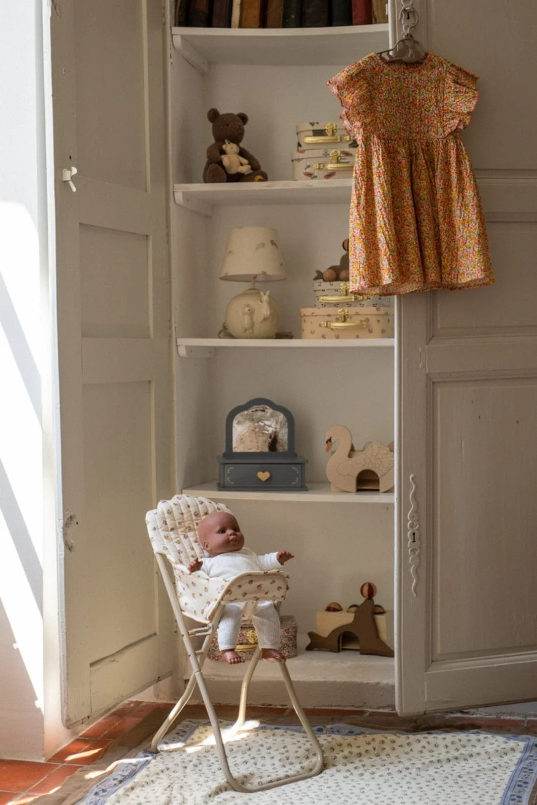 wooden makeup mirror with drawer - sleet