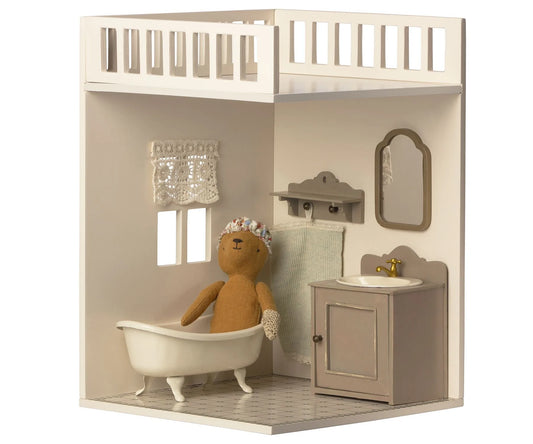 Miniature bathtub