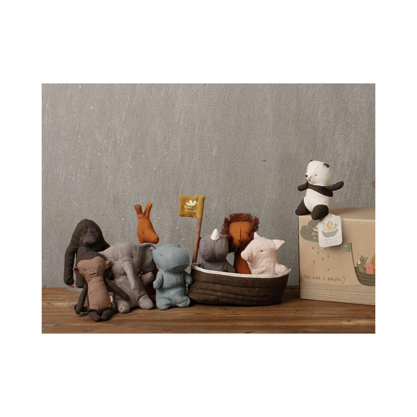 Noah`s Ark with 3 mini animals