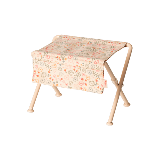 Miniature nursery table, Micro