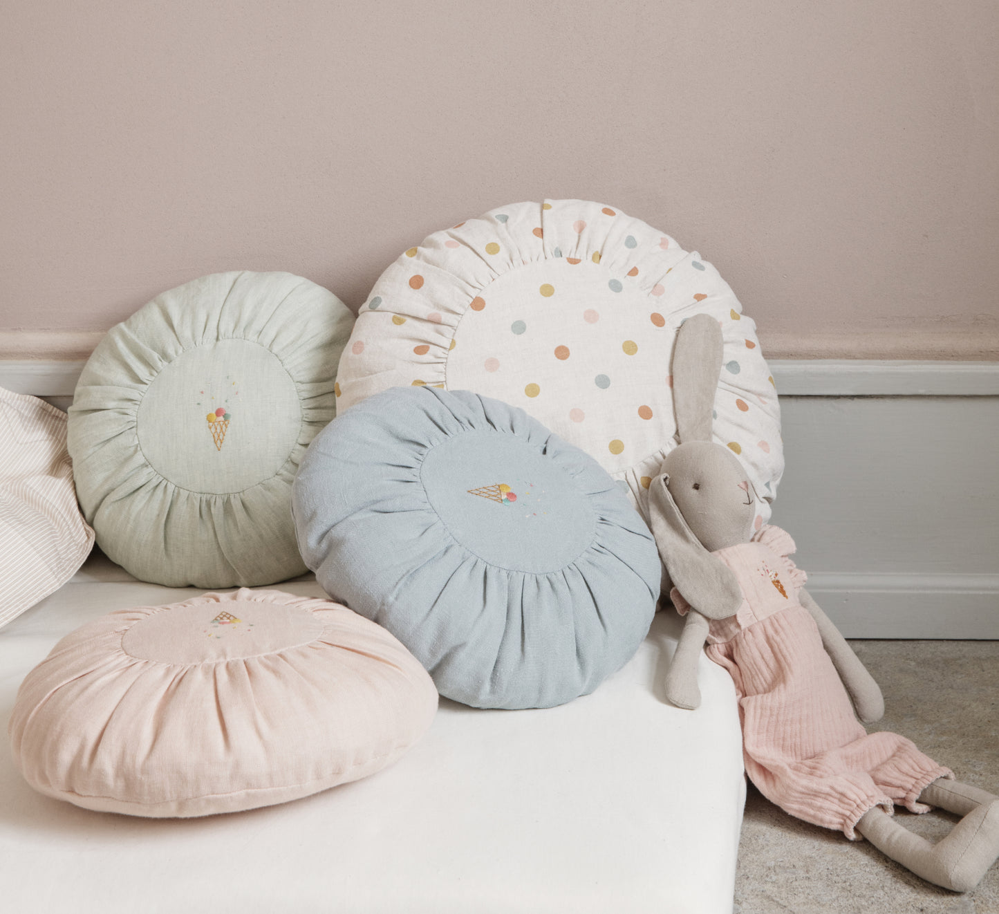 Cushion, Round, Small - Rose